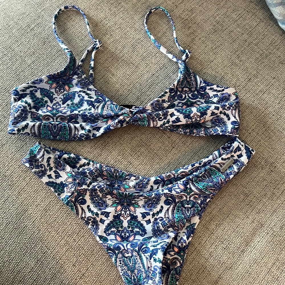 Blackbough size medium top and small bottoms